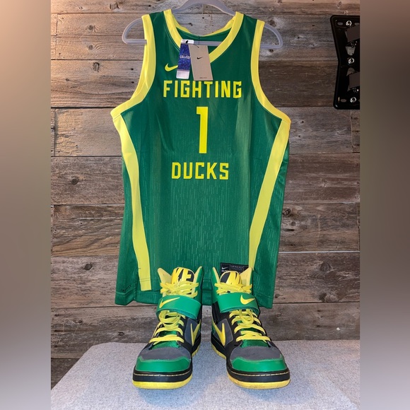 Do I need to pick out your pants for ya too?? Oregon Super High Dunks/Jersey - Picture 2 of 10